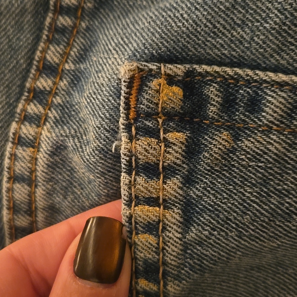 Levis 550 Jeans - Picture 9 of 12